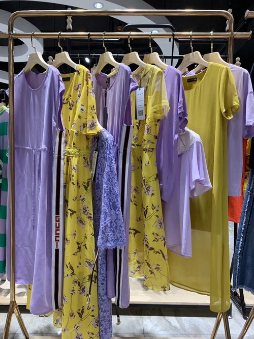 赫梵茜女装 经典与浪漫交织的外贸尾货批发新选择